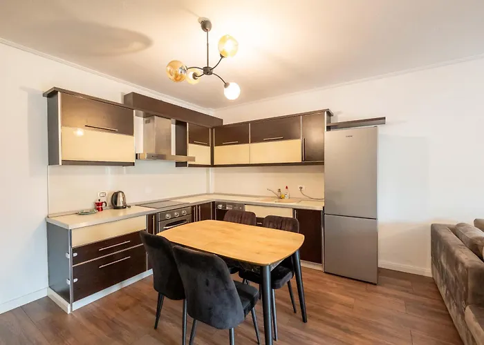 Tirent Apartment - Komuna E Parisit, Central 2