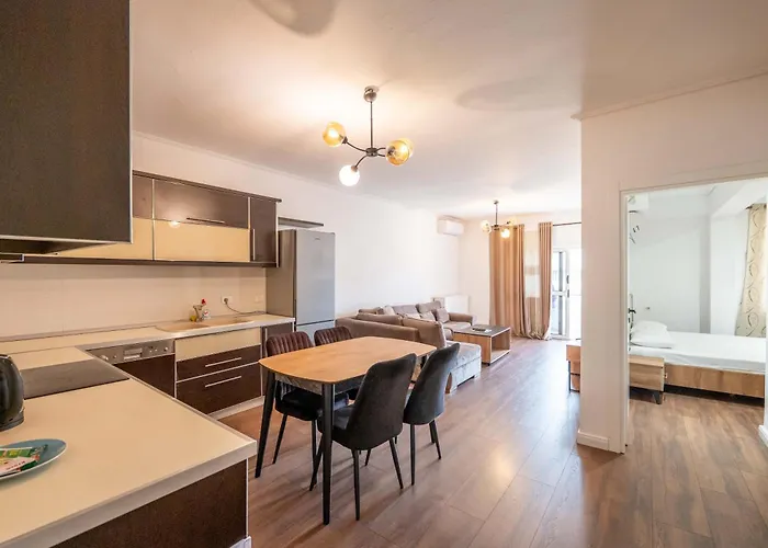 Tirent Apartment - Komuna E Parisit, Central 2