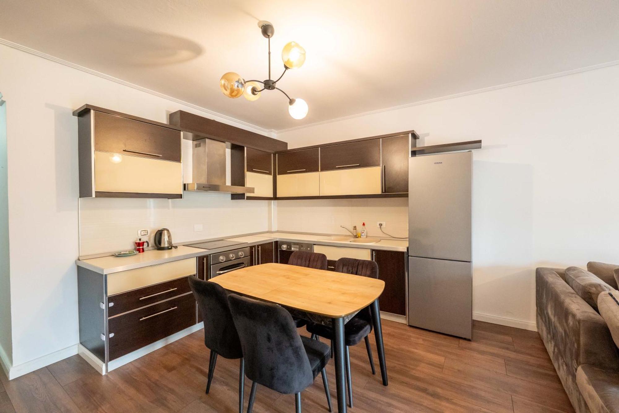 Apartamento Tirent - Komuna E Parisit, 2 *