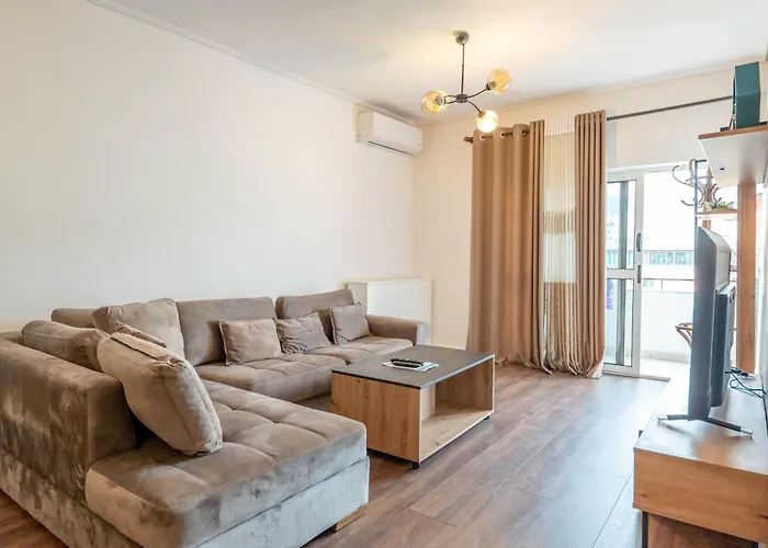 Tirent Apartment - Komuna E Parisit, Central 2